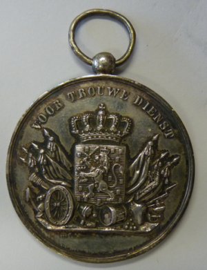 Zilveren medaille voor 24 jaar Trouwe Dienst voor militairen